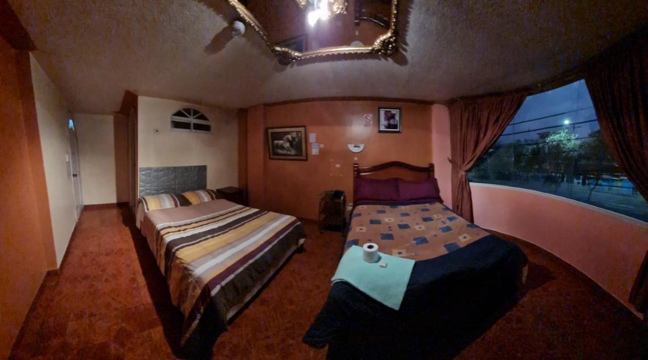 Hostal Miguel Angel Hotel Quito Room photo